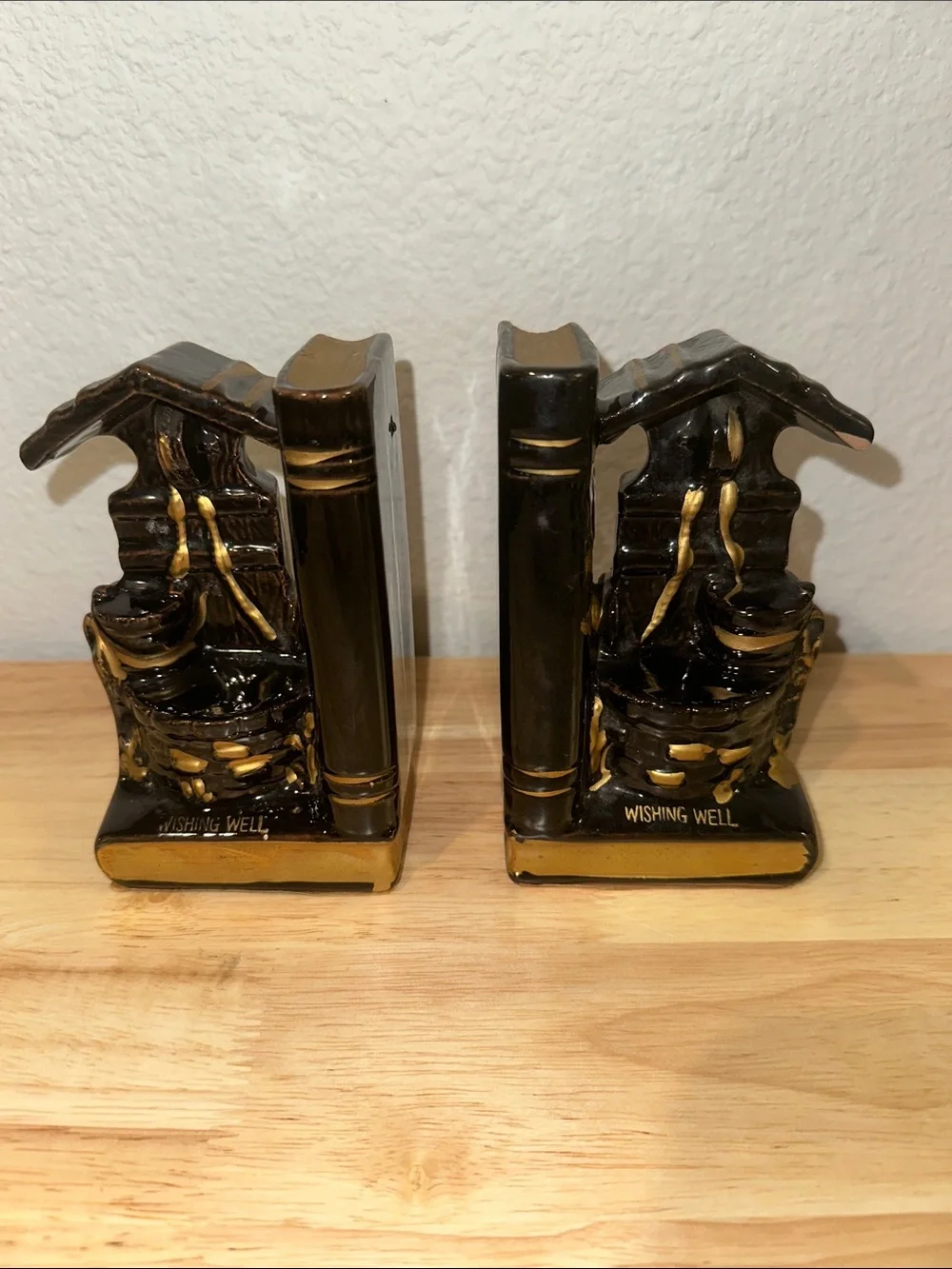 Vintage Mid Century Ceramic Wishing Well Bookends Pen Holders Japan Gold Accent